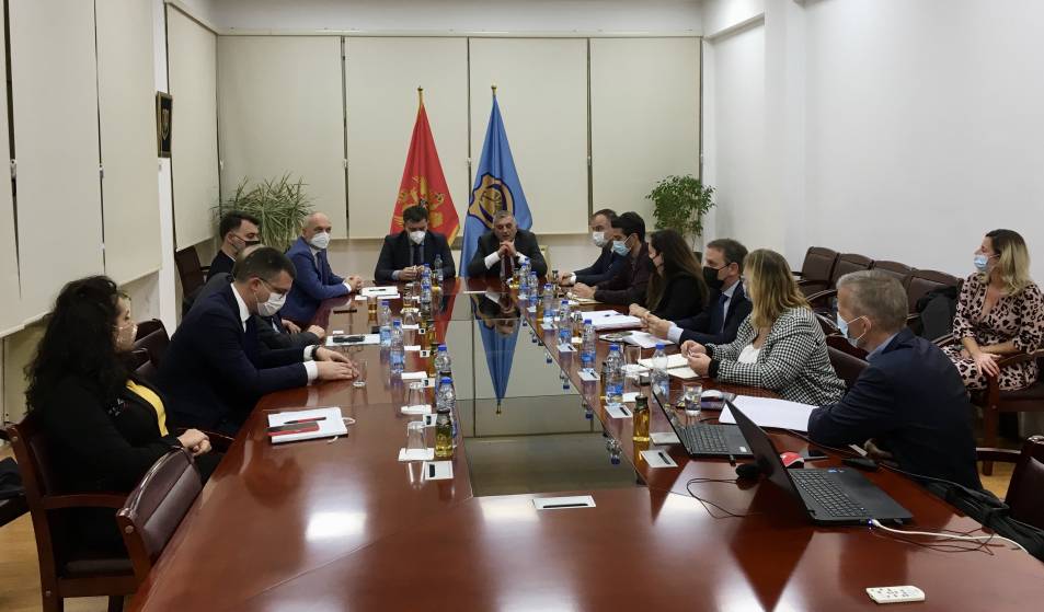 ODRŽANA PREZENTACIJA HOLANDSKE KOMPANIJE DAMEN NA TEMU POMORSKOG LINIJSKOG PREVOZA 